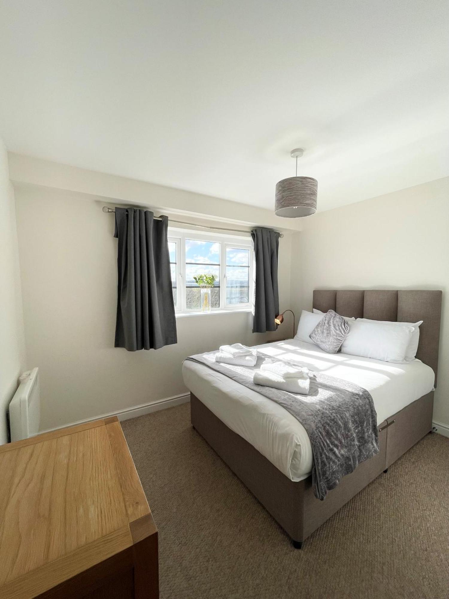Blue Sky Apartments @Wallis Square, Farnborough Farnborough  Exterior foto